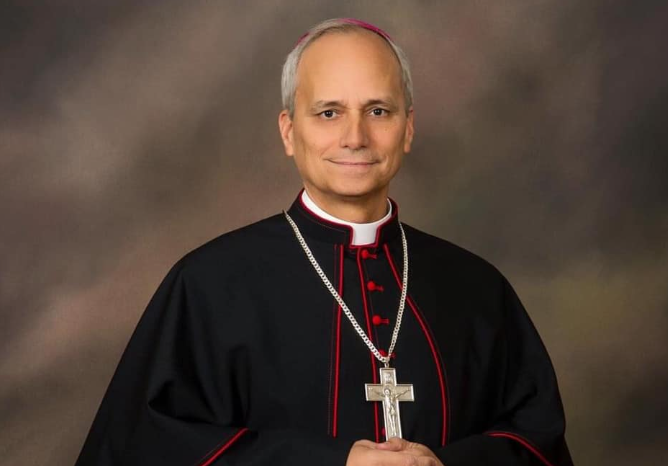 Chi è Papa Leone XIV: l’agostiniano venuto dagli Usa, scelto per continuare la missione pastorale di Papa Francesco Chi è Papa Leone XIV: l’agostiniano venuto dagli Usa, scelto per continuare la missione pastorale di Papa Francesco