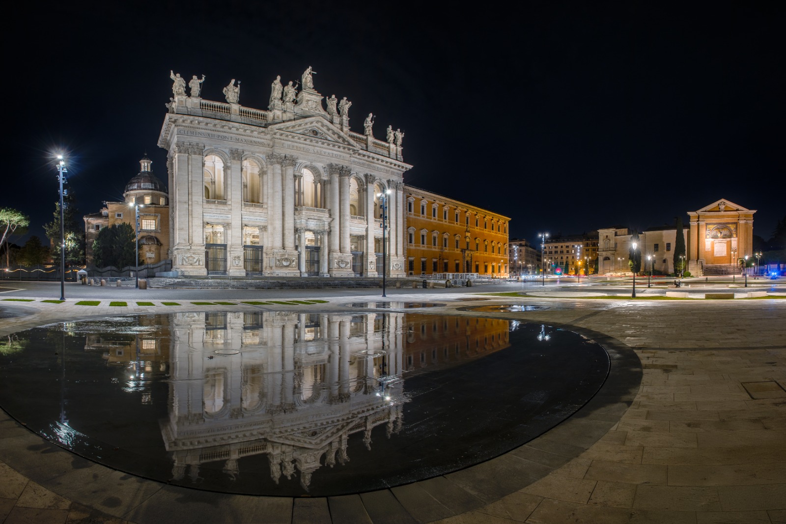 Roma, al via il nuovo piano pubblico di illuminazione: investimento da 65 milioni per strade e monumenti