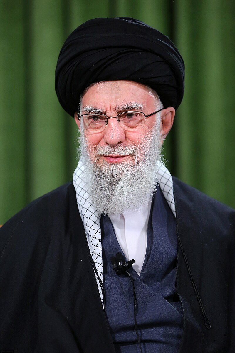 Khamenei smentisce incontri. E sfida il “guerrafondaio” Trump Khamenei smentisce incontri. E sfida il “guerrafondaio” Trump