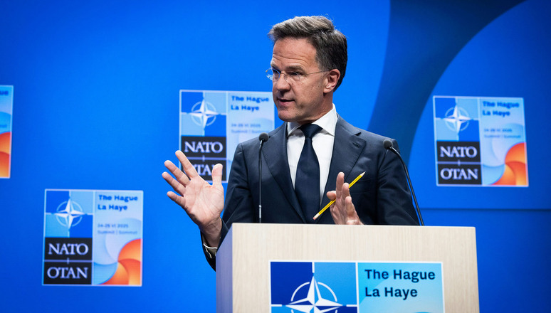 Vertice Nato, Rutte anticipa l’agenda: riarmo totale in chiave anti Russia, Ucraina nell’Alleanza, spese pazze per la difesa. E sul bombardamento Usa dell’Iran dice: “Non è contrario al diritto internazionale” Vertice Nato, Rutte anticipa l’agenda: riarmo totale in chiave anti Russia, Ucraina nell’Alleanza, spese pazze per la difesa. E sul bombardamento Usa dell’Iran dice: “Non è contrario al diritto internazionale”