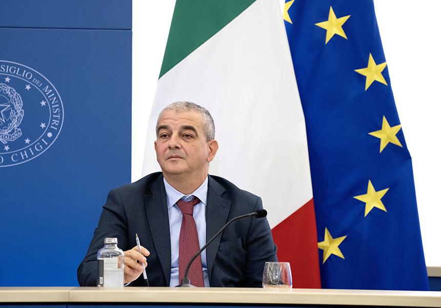 Report di nuovo sotto attacco: Fazzolari chiede un maxi risarcimento