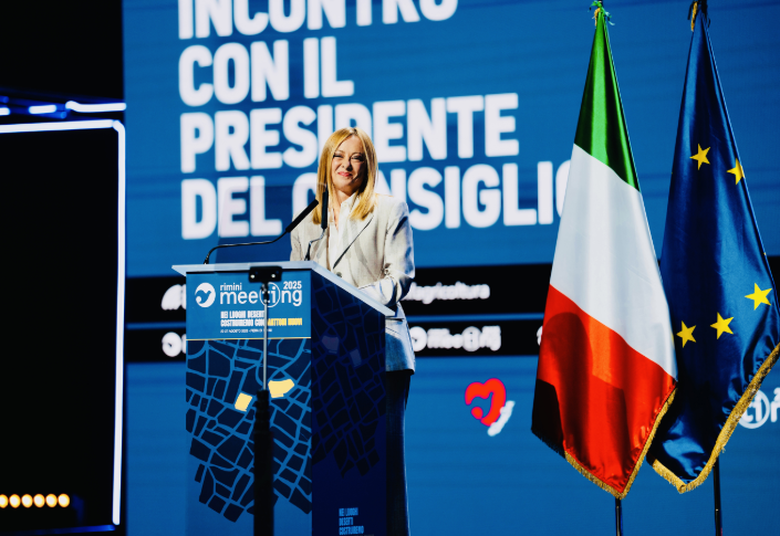 Giorgia al Meeting di Rimini: racconta un’Italia che non c’è e raccoglie l’ovazione dei popolo di Cl. Intanto Salvini fa campagna elettorale e promette il Ponte, rottamazioni e meno tasse Giorgia al Meeting di Rimini: racconta un’Italia che non c’è e raccoglie l’ovazione dei popolo di Cl. Intanto Salvini fa campagna elettorale e promette il Ponte, rottamazioni e meno tasse