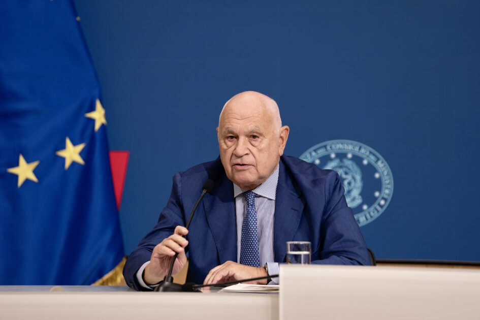 Caso Almasri, fallisce lo scudo delle destre: nessuna possibilità di salvare Bartolozzi dalla Giunta