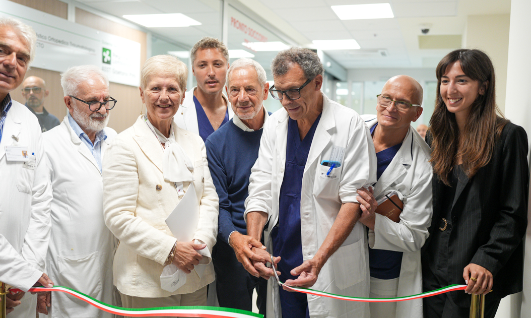 Sanità, ennesimo rilancio di Bertolaso sul Cup unico. Ma ammette: “Abbiamo difficoltà, il centro di prenotazioni in Lombardia arriverà nel 2027”