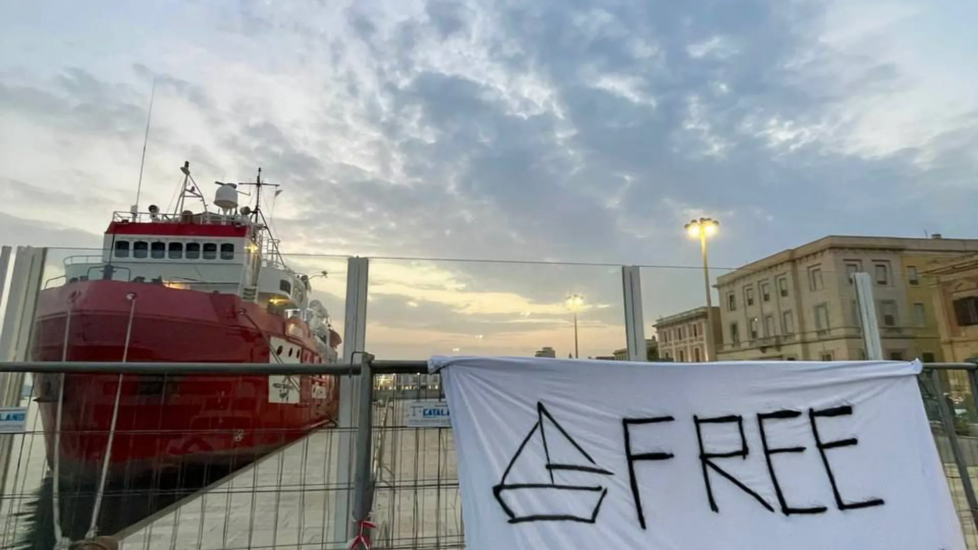 Illegittimo il fermo della nave Mediterranea, il Tribunale annulla la sanzione: la legge del mare batte il decreto Piantedosi