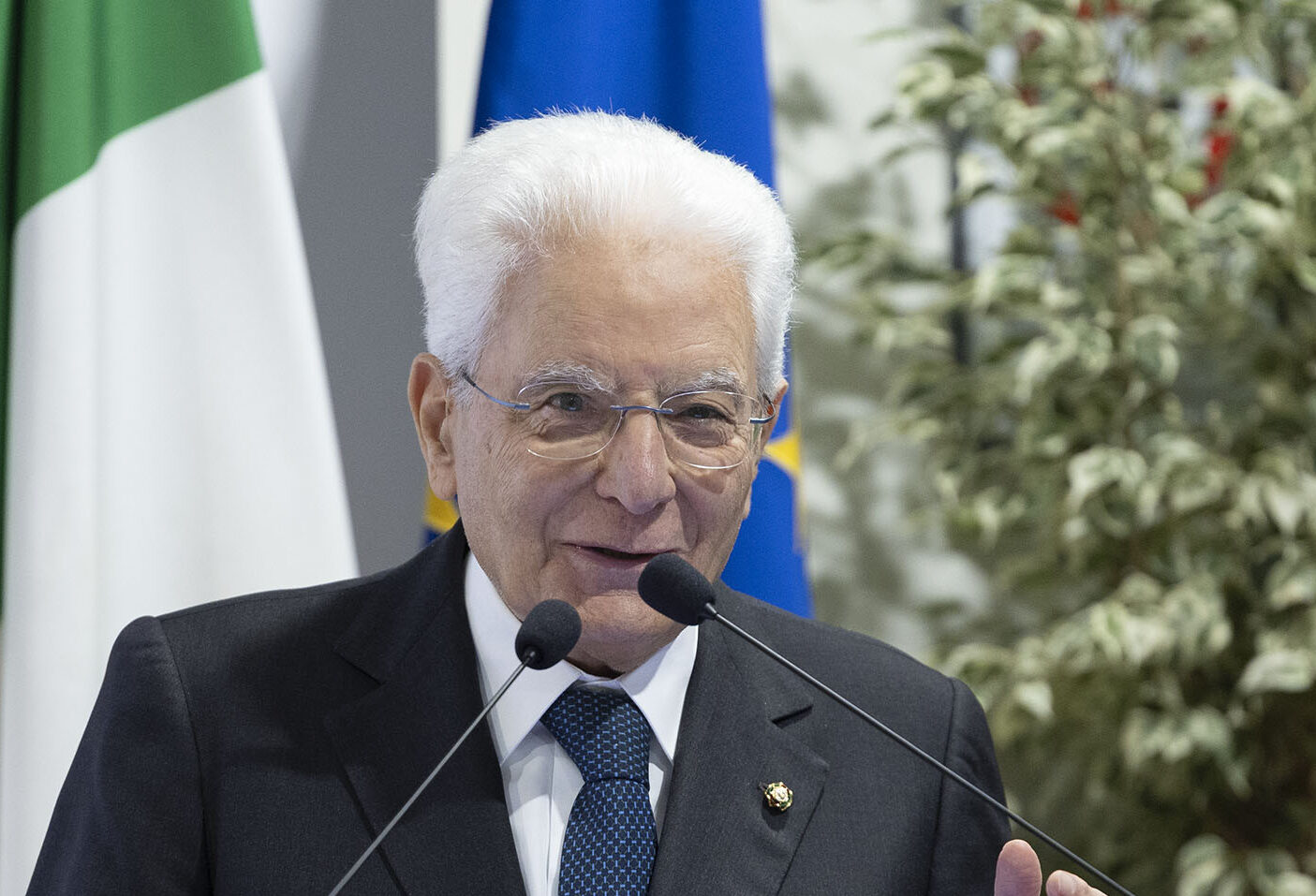 san francesco manda in confusione le destre le critiche di mattarella alla legge che rende il 4 ottobre festivo