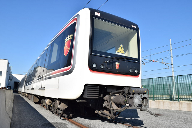 Manovra, il governo taglia pure sulle metropolitane: definanziate le linee di Roma, Milano e Napoli