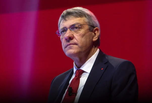 “Governo indirettamente complice del genocidio”. L’accusa di Landini riaccende lo scontro con l’esecutivo. E il leader Cgil rilancia la manifestazione del 25 ottobre