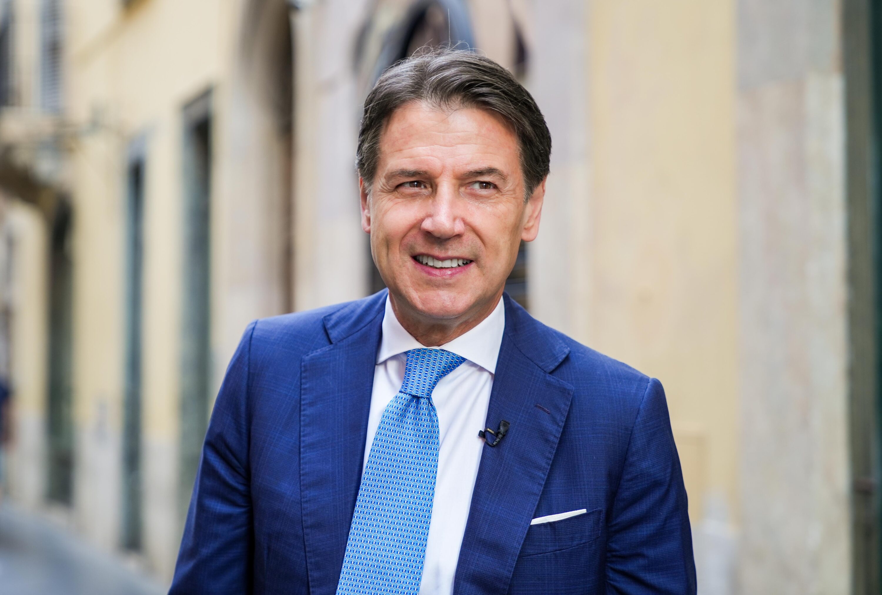 Sondaggi politici, tonfo di Fratelli d'Italia mentre corrono i 5 Stelle