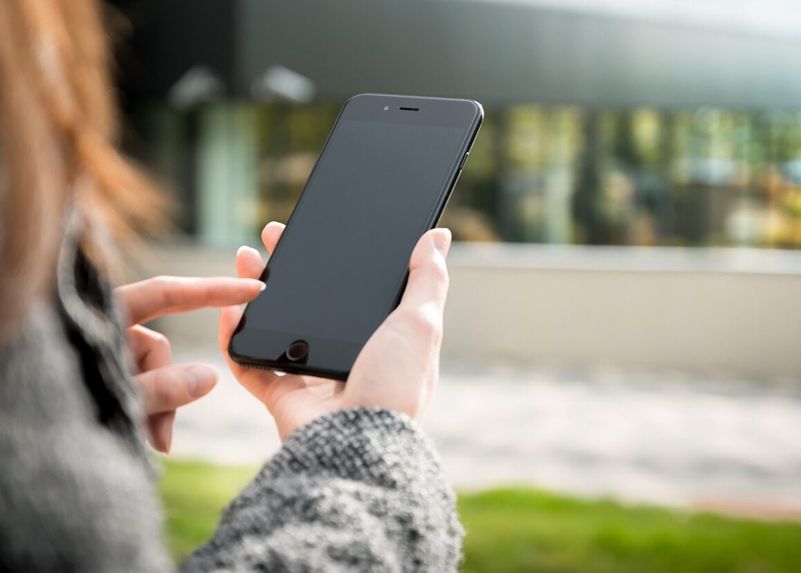 Compagnie telefoniche, dalle destre un altro regalo alle imprese e a pagare sono i consumatori Compagnie telefoniche, dalle destre un altro regalo alle imprese e a pagare sono i consumatori