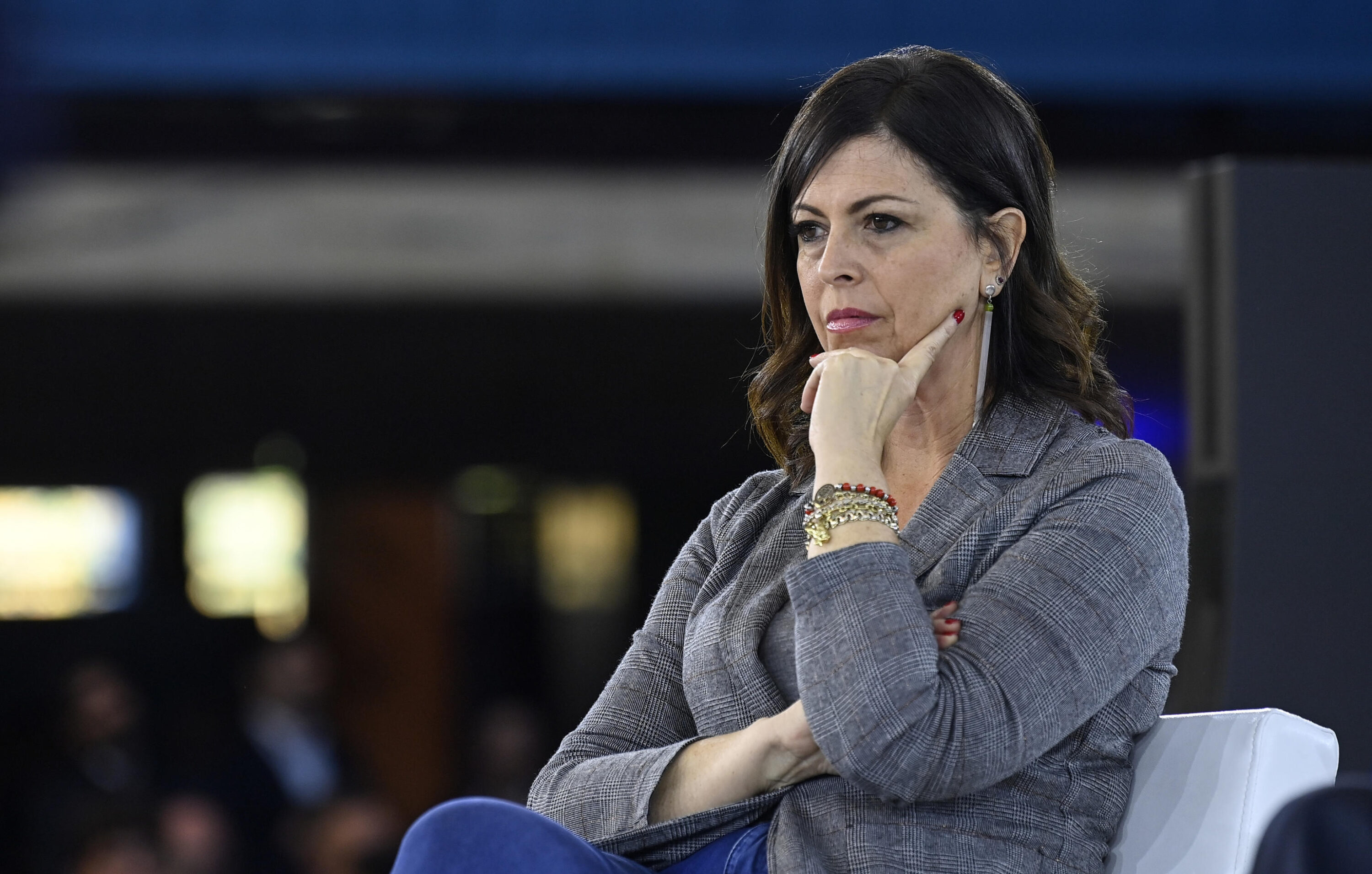 Floridia (M5S): “Meloni sta realizzando il progetto di Berlusconi di controllo della stampa. Ma oggi c’è meno attenzione”