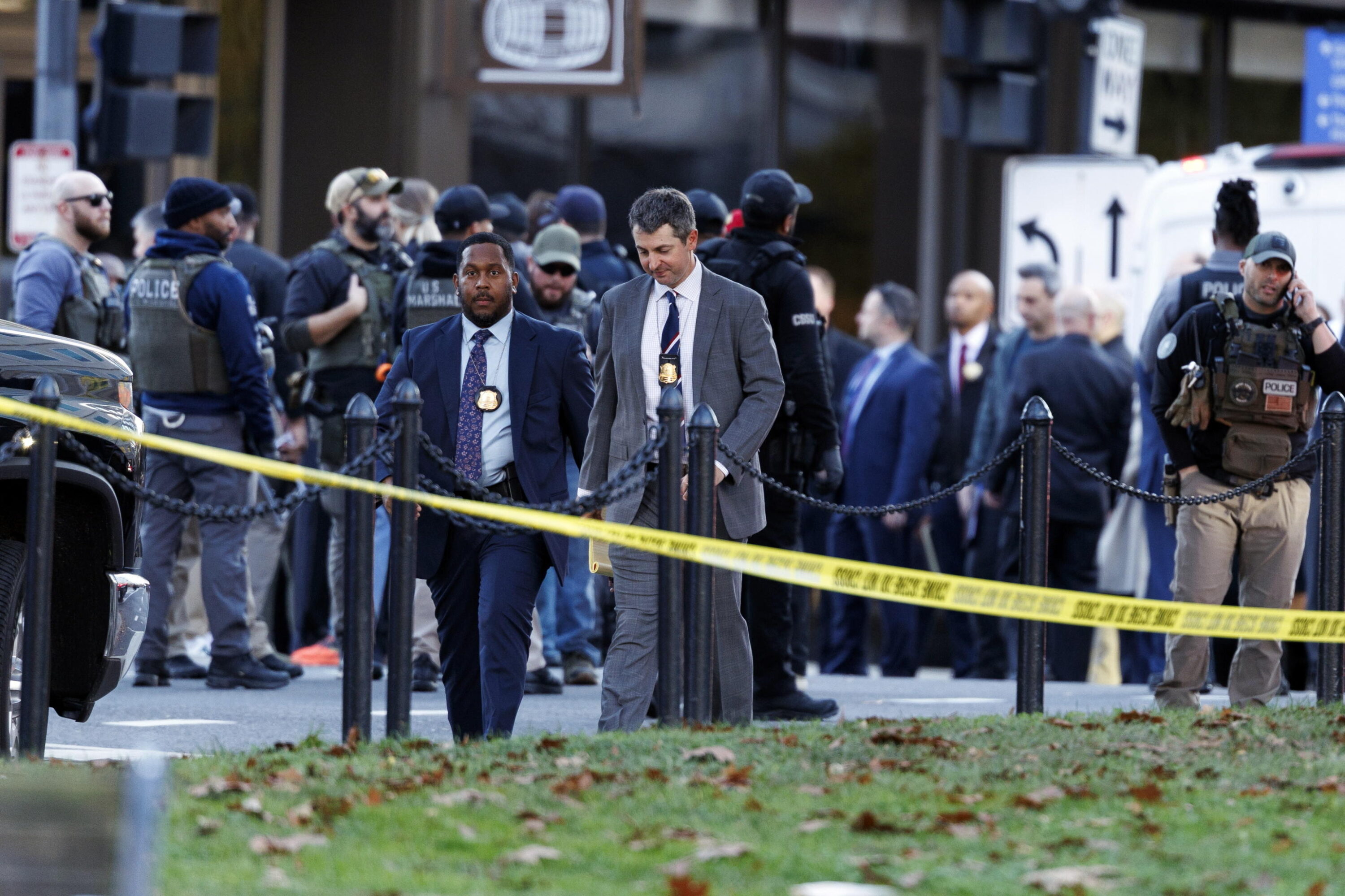 Washington, spara e ferisce due militari della Guardia Nazionale vicino alla Casa Bianca: arrestato un afghano