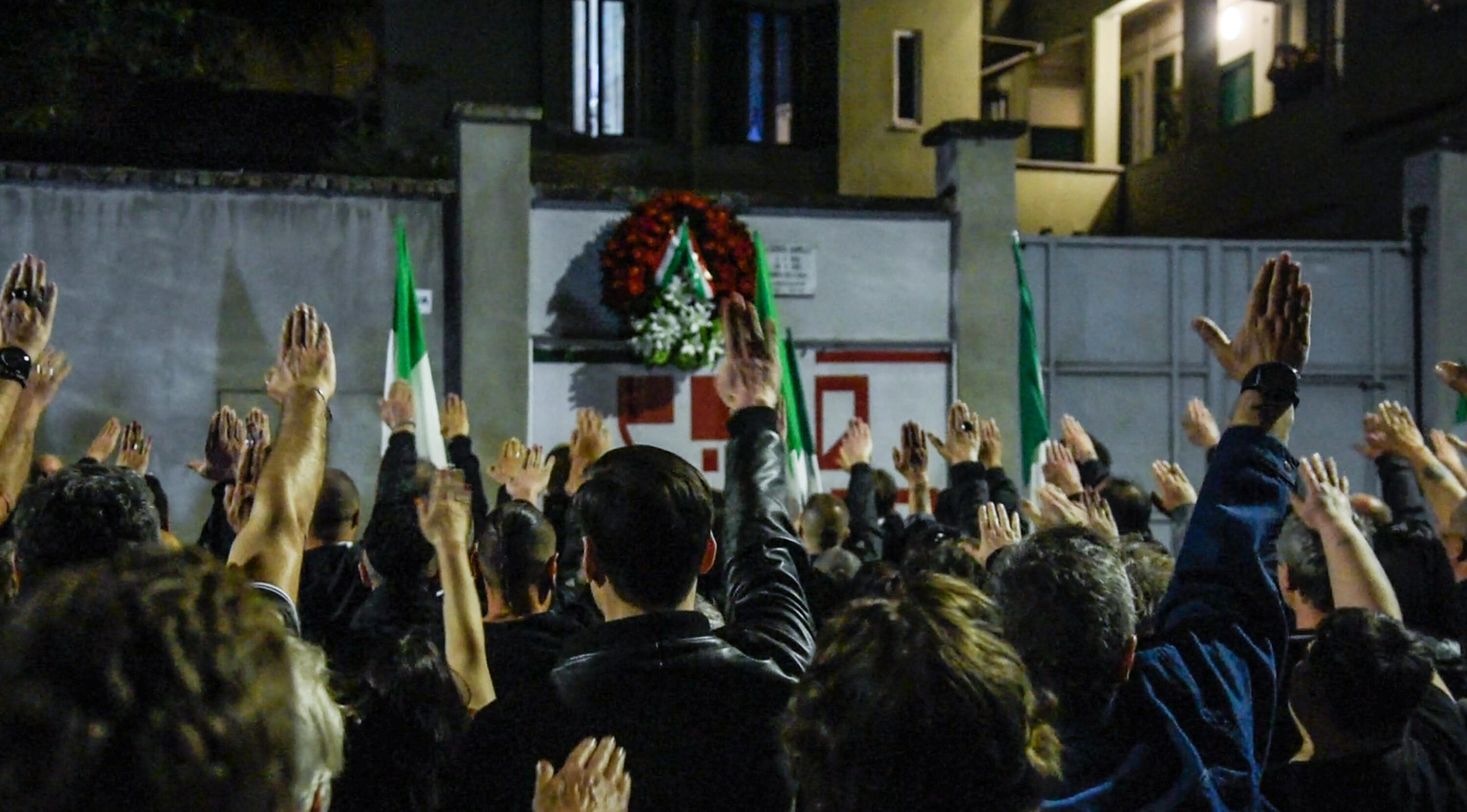 Saluti romani al corteo per Ramelli, 13 esponenti dell’estrema destra condannati. La Pg: “Manifestazioni pericolose per l’ordinamento costituzionale”