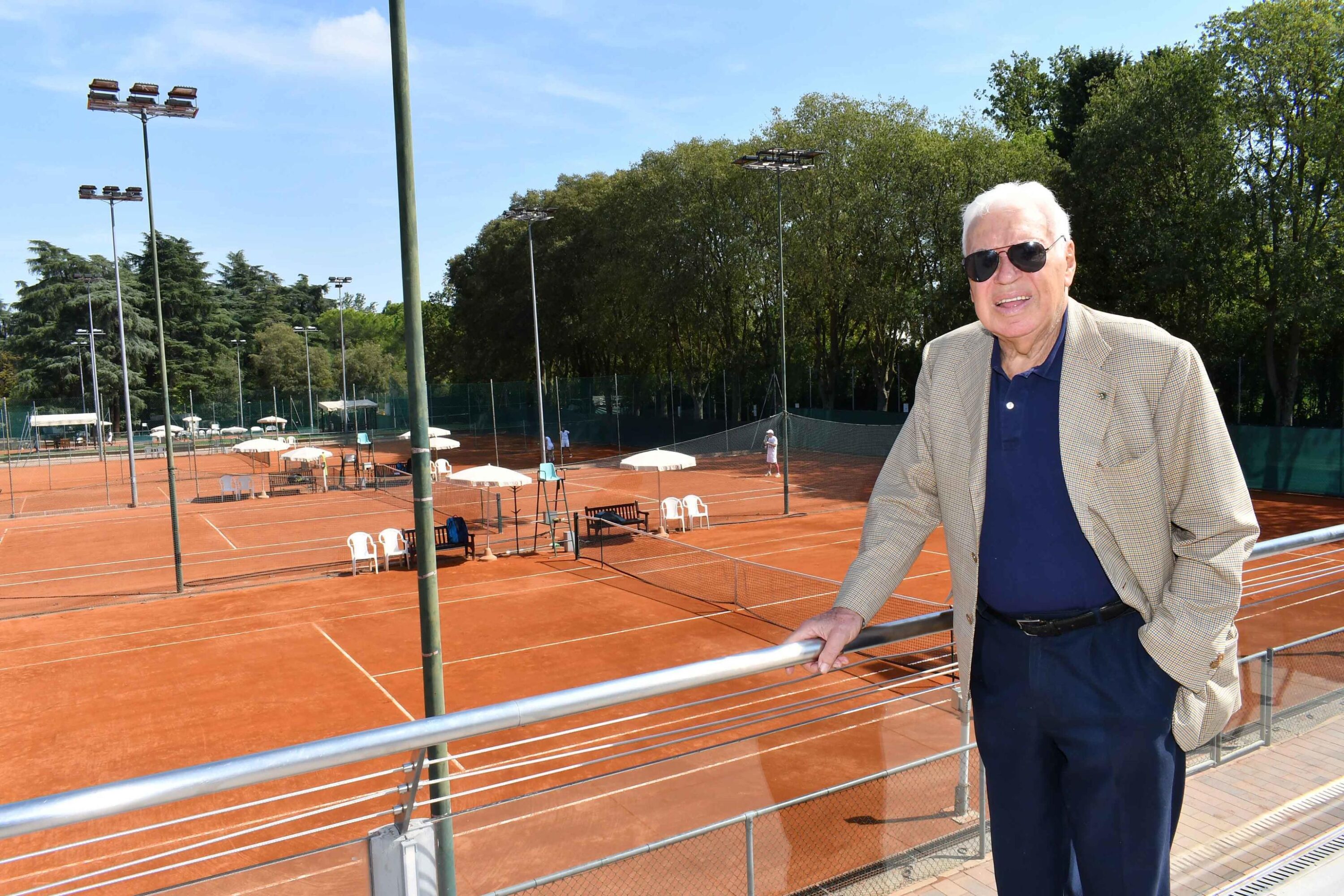 addio a nicola pietrangeli il mito del tennis italiano si spegne a 92 anni