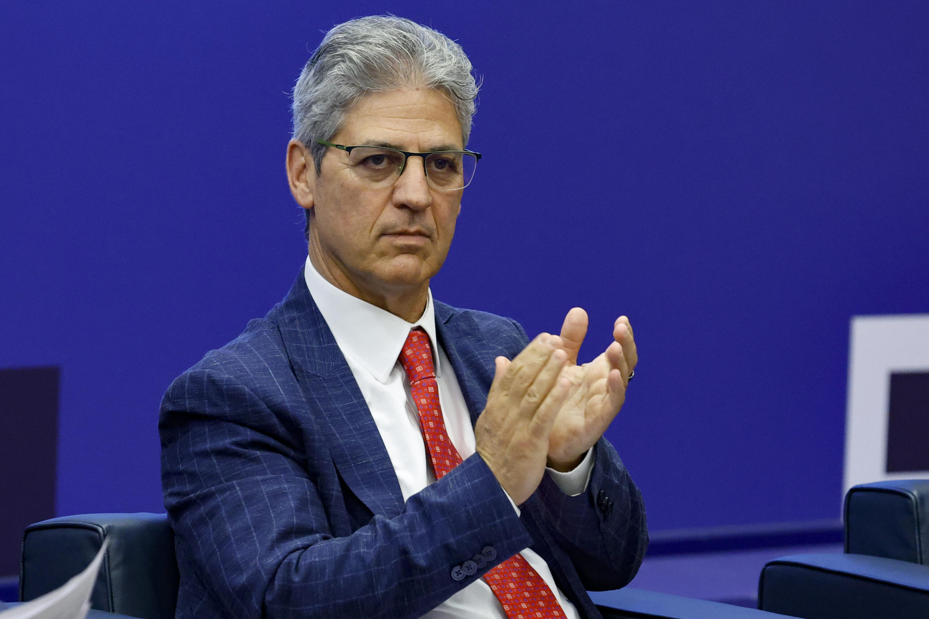 Petrecca saluta RaiSport, Cerno sbarca a Rai2: addio biblico (e polemico) per il direttore che si paragona a Gesù, via libera alla striscia da 848mila euro all’esterno de Il Giornale