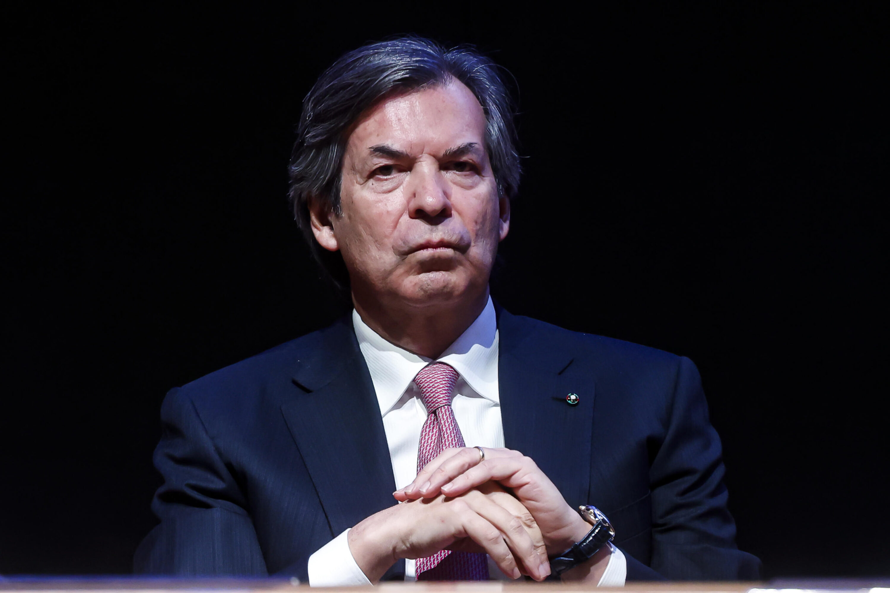 Il nuovo piano di Intesa Sanpaolo: ai soci verranno distribuiti 50 miliardi