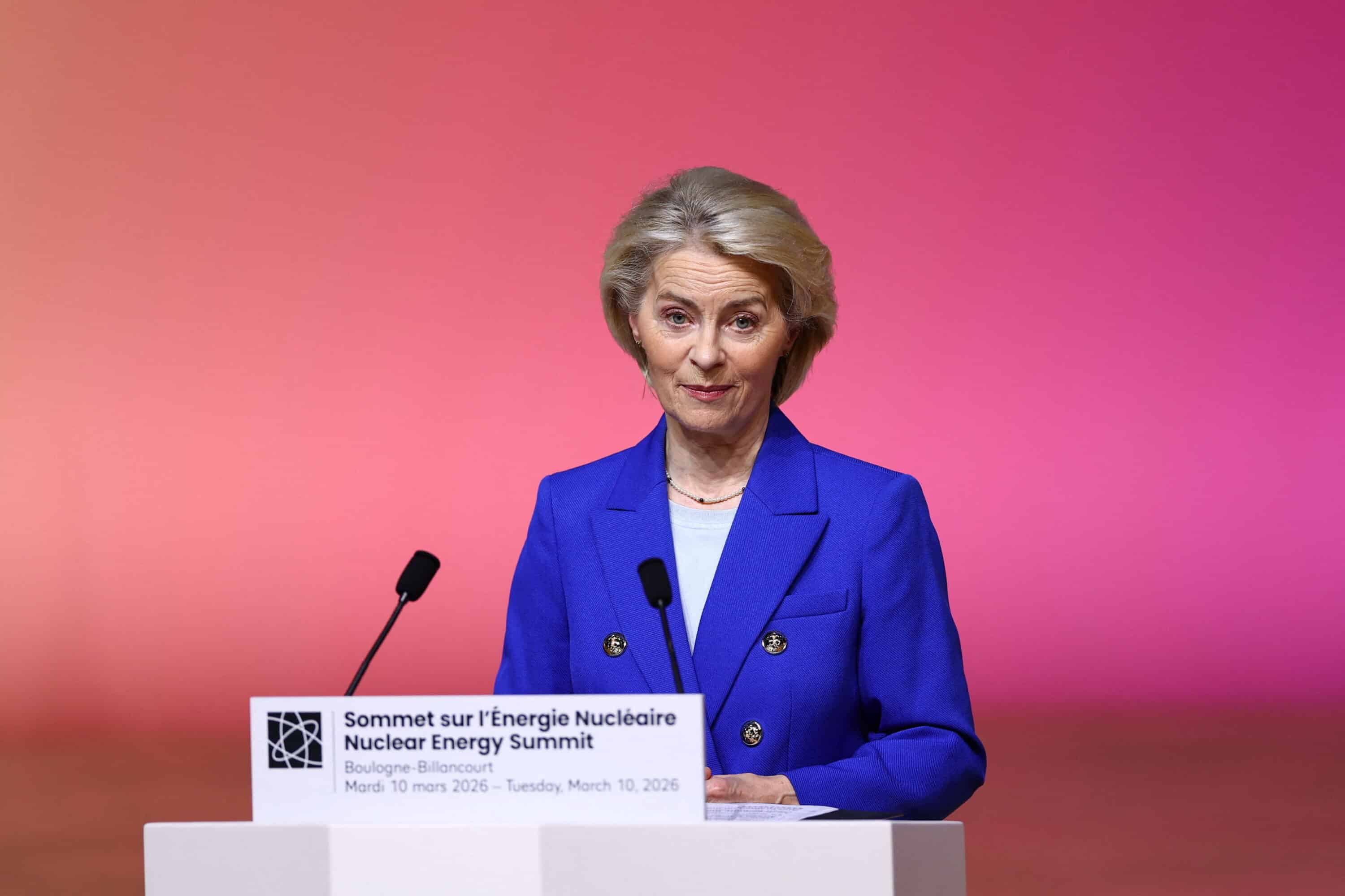 Energia, si sveglia anche von der Leyen: “Prezzi troppo alti”. Ma pensa solo al nucleare