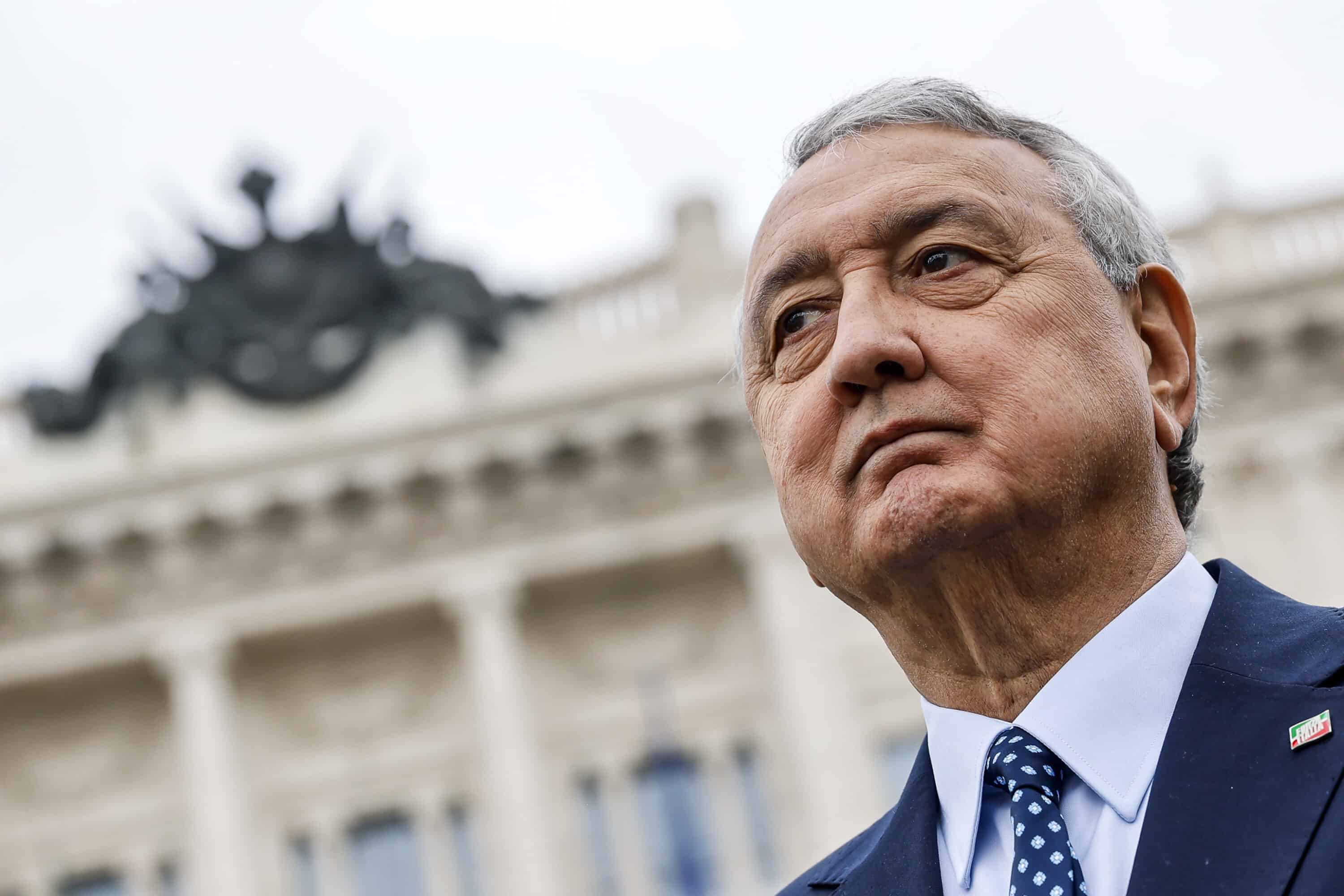 Forza Italia, Barelli cede a Costa la carica di capogruppo  alla Camera. Ma si “consolerà” con una poltrona di sottogoverno. Se tutti gli incastri andranno a buon fine