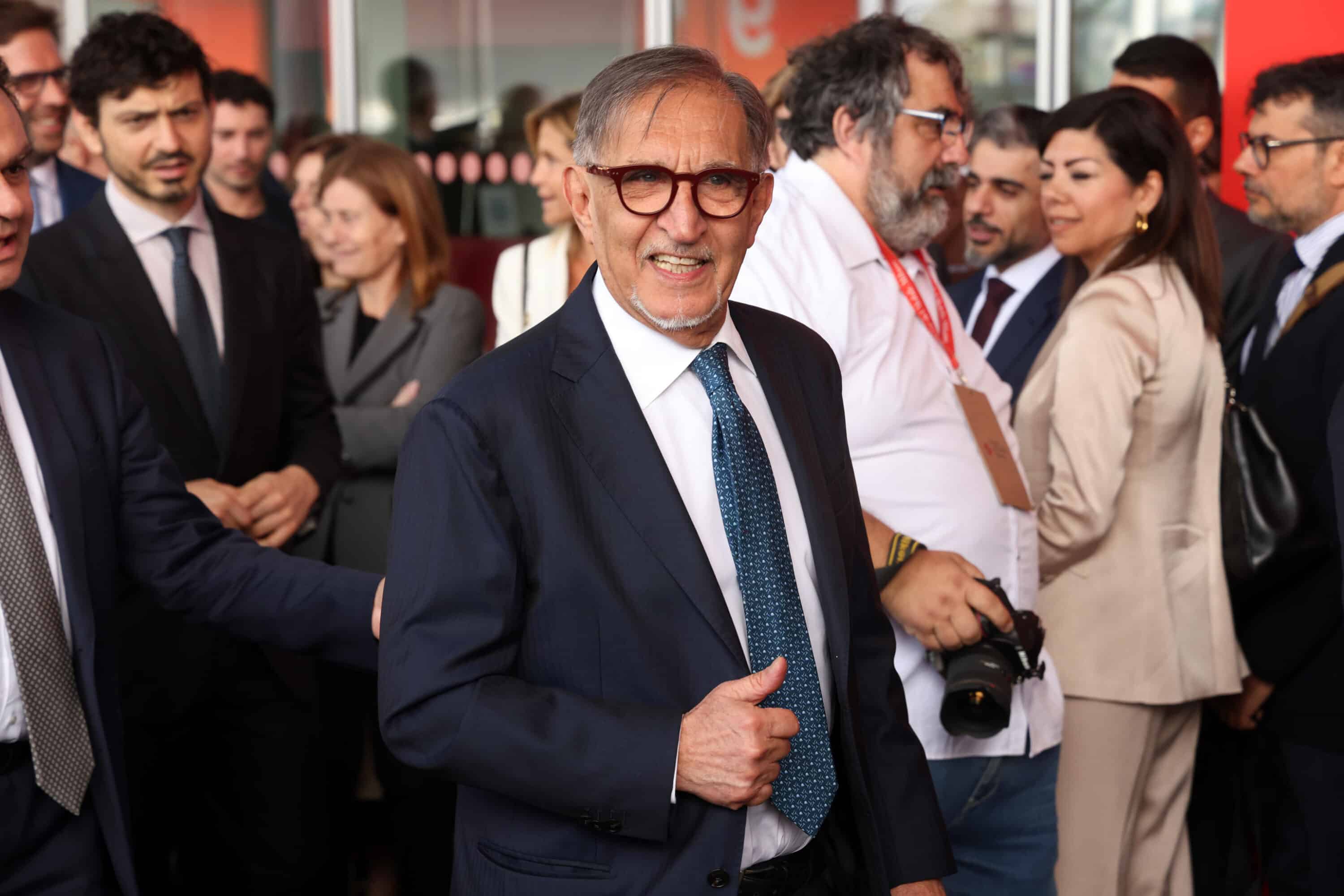 25 Aprile, La Russa: “Omaggerei i partigiani e i caduti della Repubblica Sociale”. Nuova bufera sul presidente del Senato