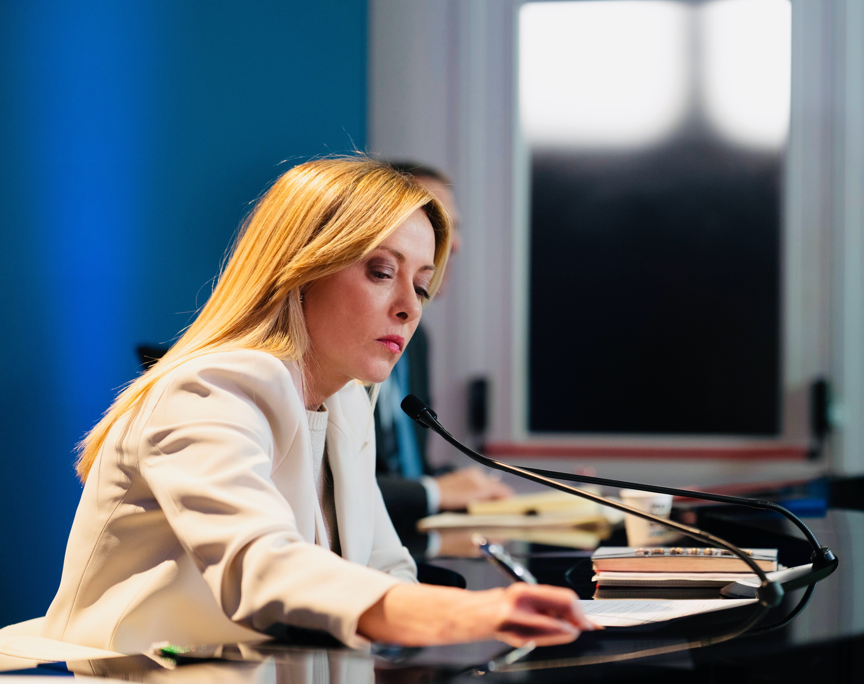 Sondaggi politici, continua il tracollo delle destre: il campo largo aumenta il vantaggio