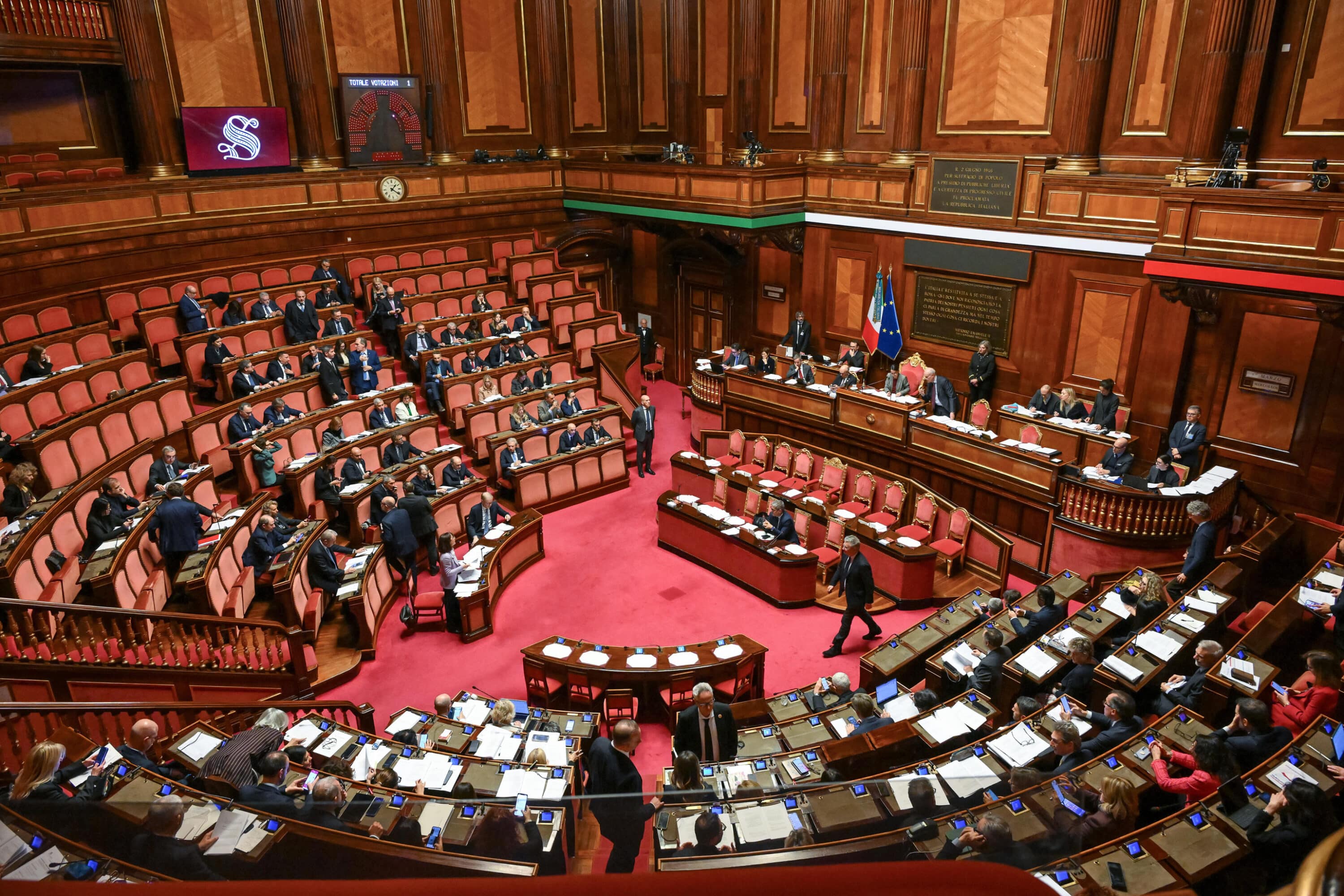 Le destre ignorano la crisi energetica: via libera definitivo al decreto Bollette