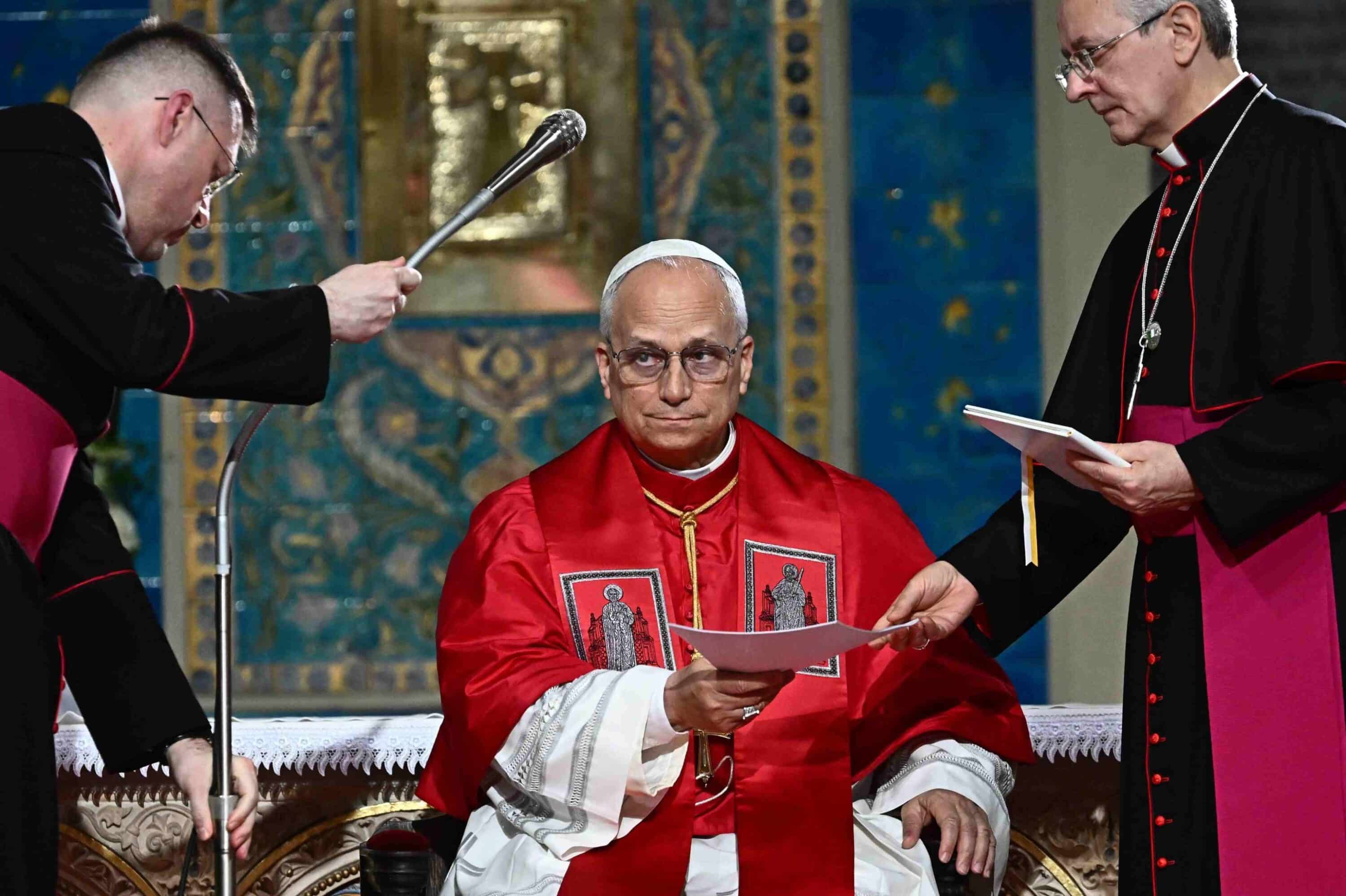 Il Papa di nuovo contro Trump: “Dio non sta con i malvagi e i prepotenti”