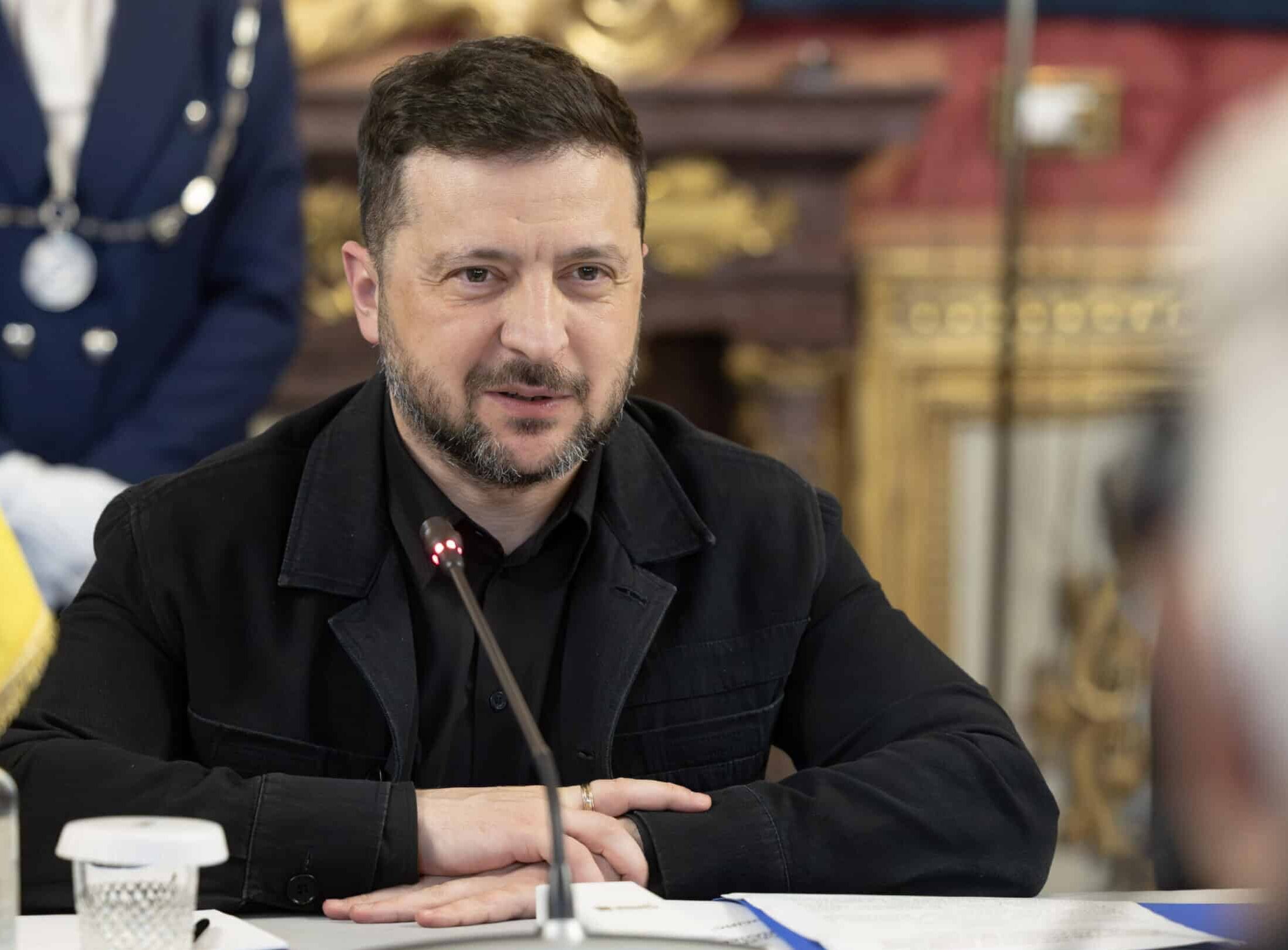 Bruxelles finanzia la guerra, via libera al prestito di 90 miliardi all’Ucraina