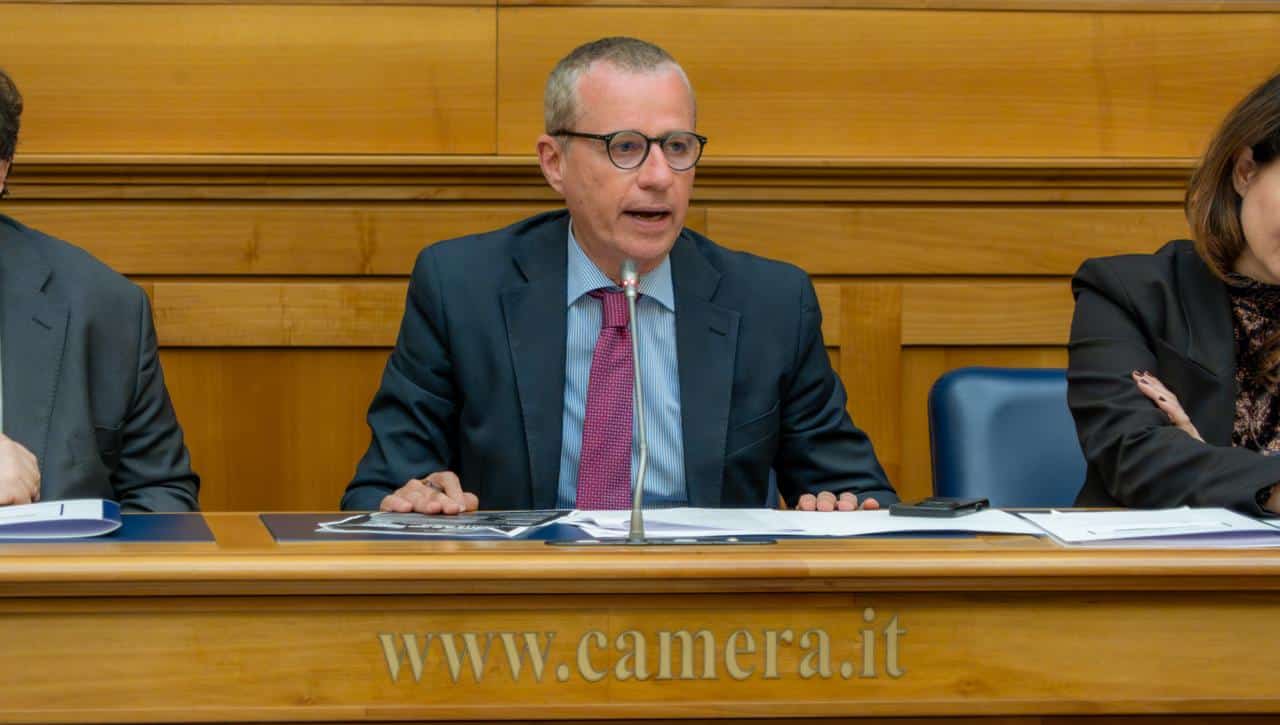 “Il Tfs deve essere pagato subito, il governo trovi una soluzione”: l’appello di M5S e sindacati