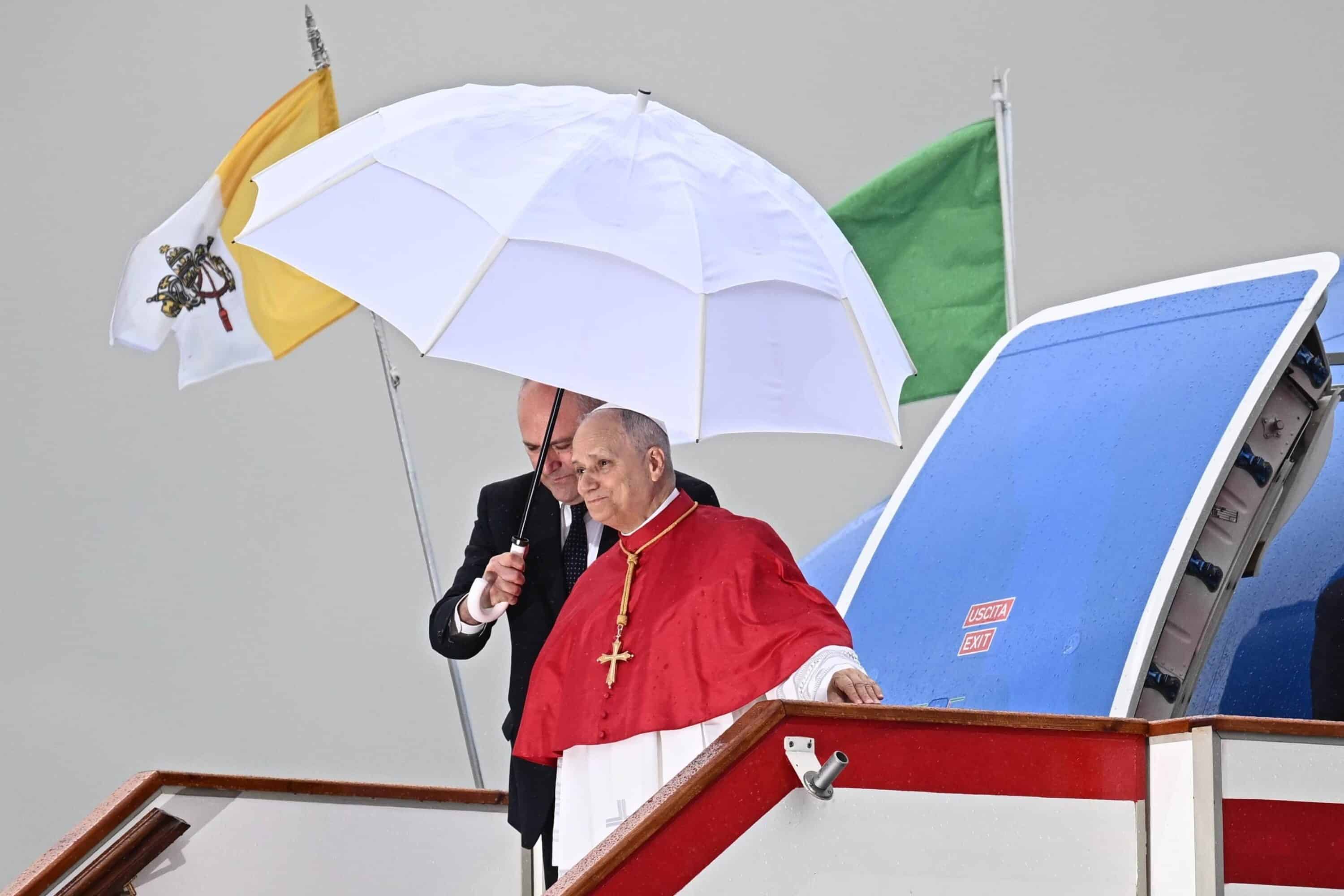 “Non ho paura di Trump”. La ferma risposta di Papa Leone XIV all’attacco del presidente Usa. E aggiunge: “Serve un nuovo corso della storia”