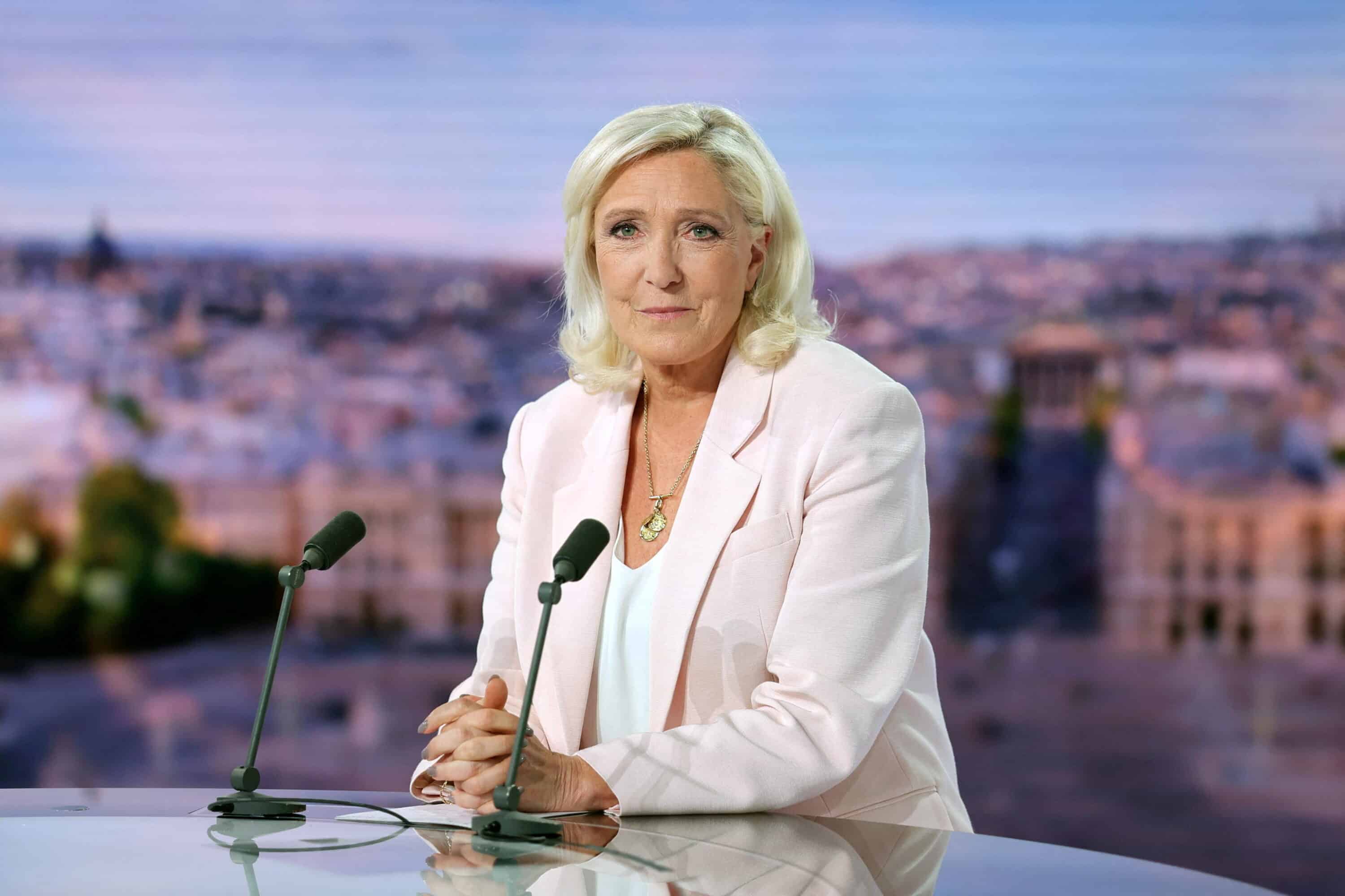 le pen non molla mi candido all8217eliseo il ricorso in cassazione contro la condanna appena ricevuta congela l8217obbligo del braccialetto elettronico da Lanotiziagiornale.it le pen non molla mi candido all8217eliseo il ricorso in cassazione contro la condanna appena ricevuta congela l8217obbligo del braccialetto elettronico