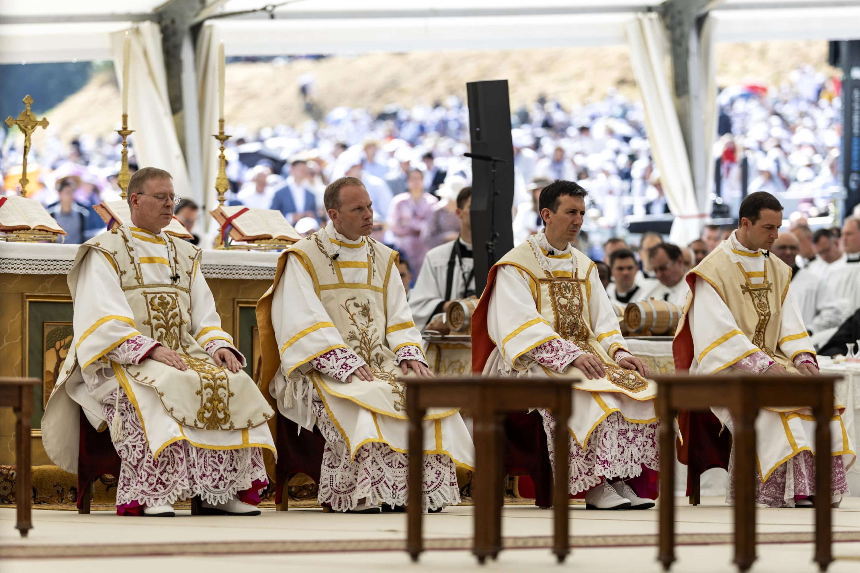 scisma nella chiesa cattolica i lefebvriani sfidano papa leone xiv e tirano dritto consacracati senza autorizzazione quattro nuovi vescovi da Lanotiziagiornale.it scisma nella chiesa cattolica i lefebvriani sfidano papa leone xiv e tirano dritto consacracati senza autorizzazione quattro nuovi vescovi