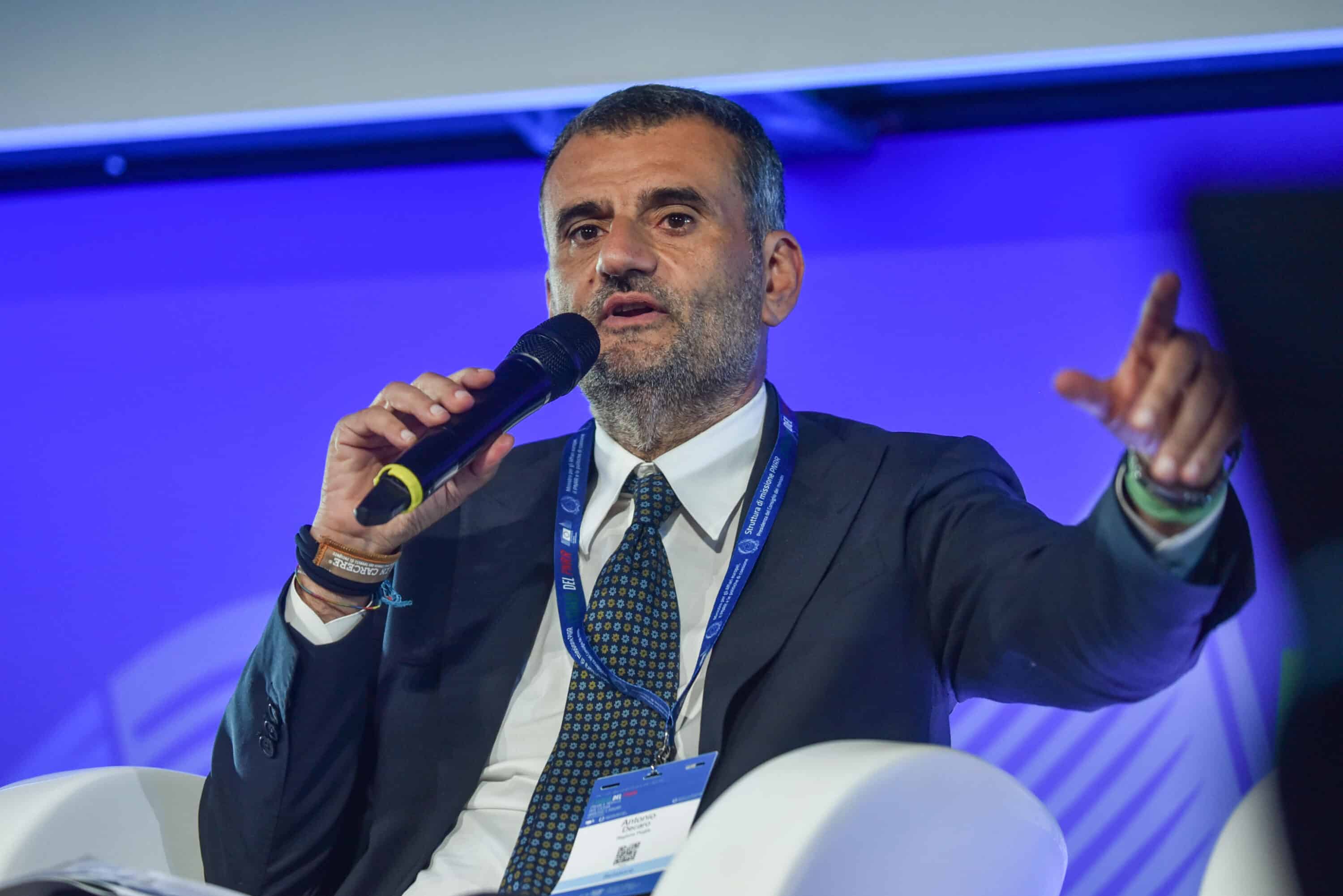 sondaggi decaro 232 il presidente di regione pi249 amato d8217italia la classifica dei governatori da Lanotiziagiornale.it sondaggi decaro 232 il presidente di regione pi249 amato d8217italia la classifica dei governatori