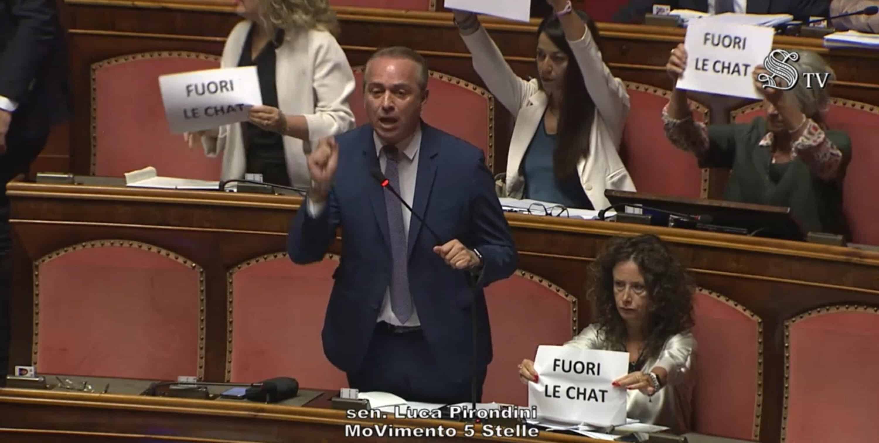 caso delmastro caroccia no delle destre al sequesto delle chat richiesto dai pm bagarre in aula i cinque stelle occupano i banchi del governo da Lanotiziagiornale.it caso delmastro caroccia no delle destre al sequesto delle chat richiesto dai pm bagarre in aula i cinque stelle occupano i banchi del governo