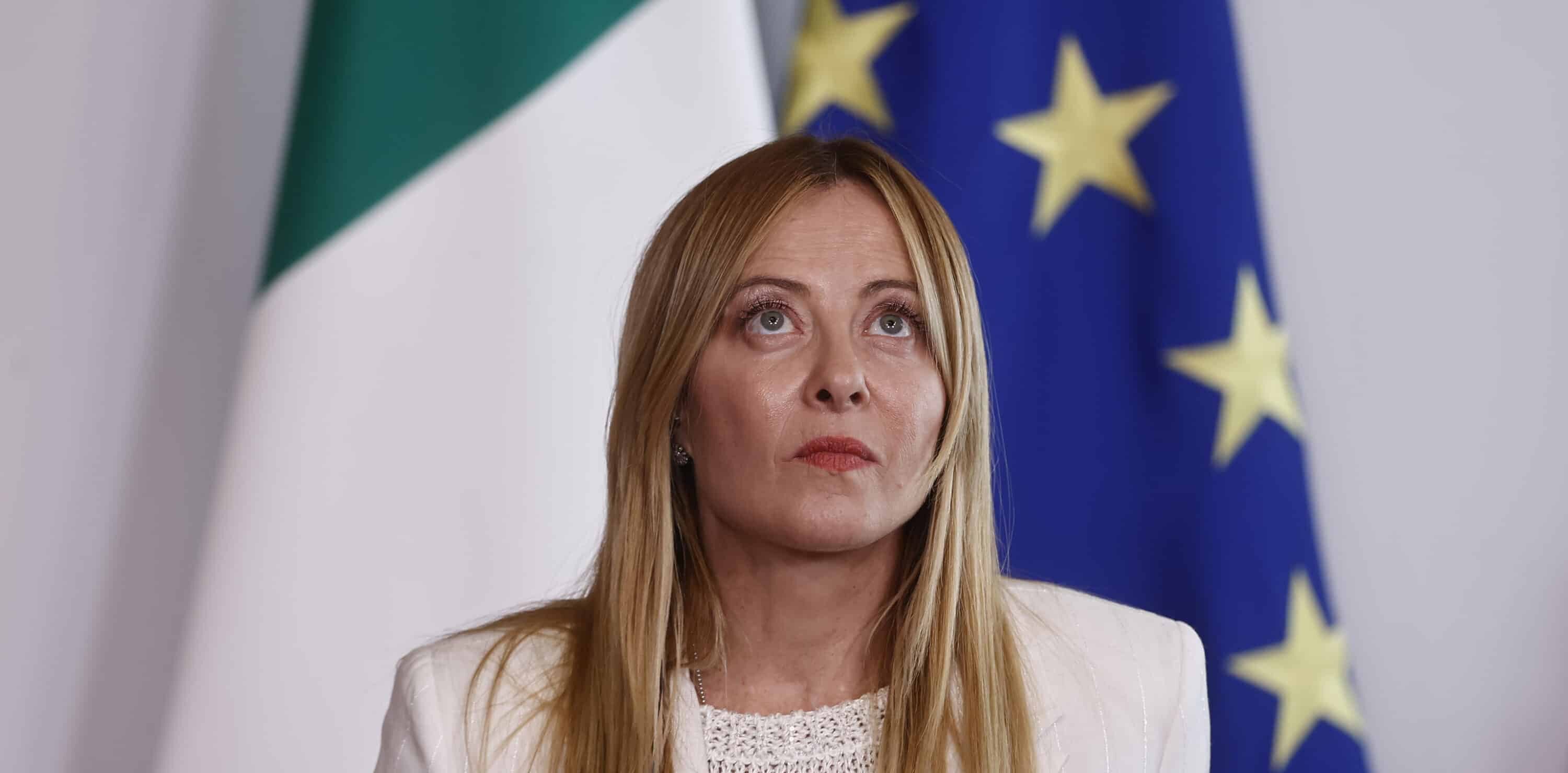 Meloni resta fuori dalla storia