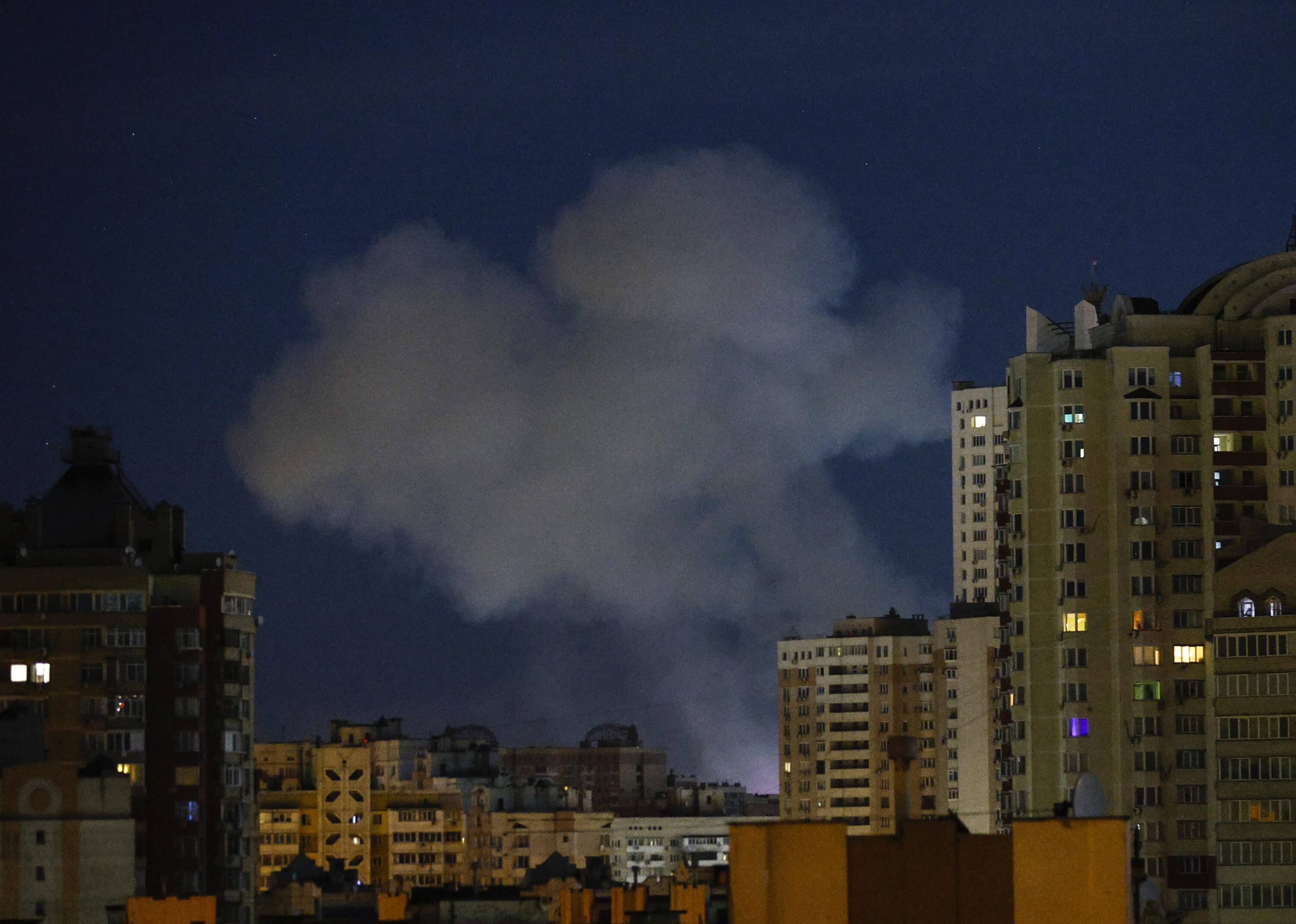 kiev sotto attacco nella notte l8217attacco missilistico russo uccide almeno 15 persone da Lanotiziagiornale.it kiev sotto attacco nella notte l8217attacco missilistico russo uccide almeno 15 persone