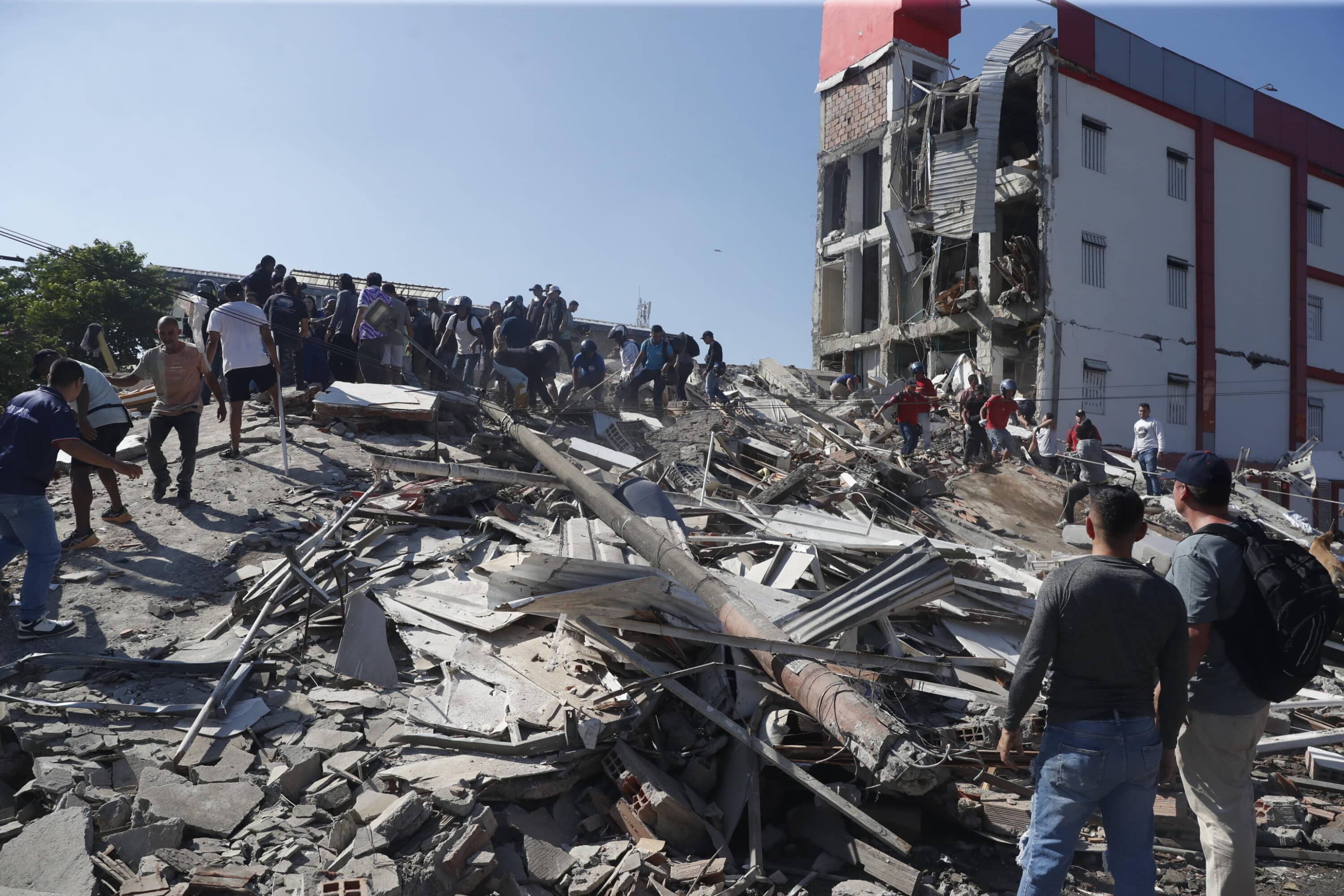 terremoto in colombia almeno 132 i morti e oltre 570 feriti da Lanotiziagiornale.it terremoto in colombia almeno 132 i morti e oltre 570 feriti