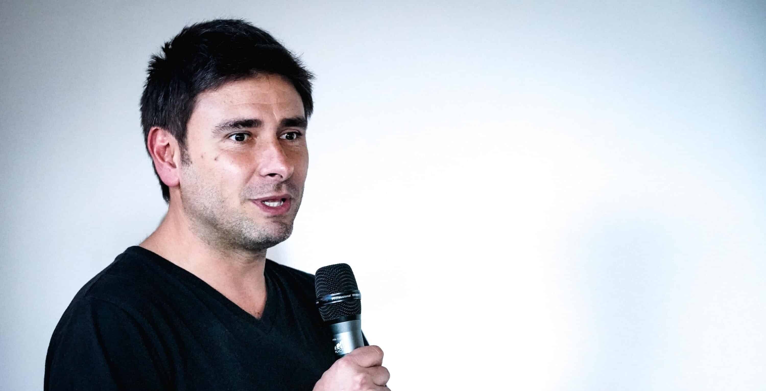 Alessandro Di Battista, come sta oggi: le ultime notizie e quando torna in Italia