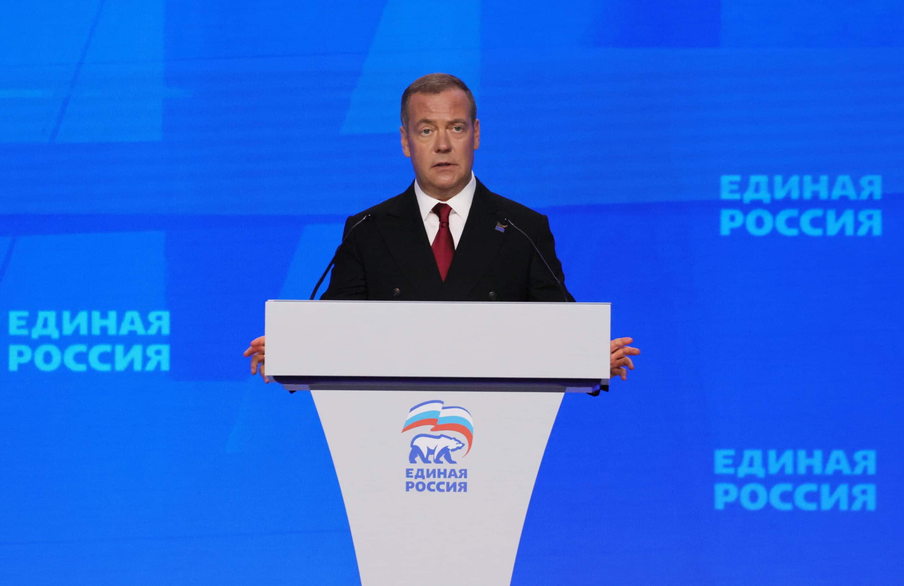 Ucraina, Medvedev torna a minacciare l’Occidente: “La Russia può usare le armi nucleari”