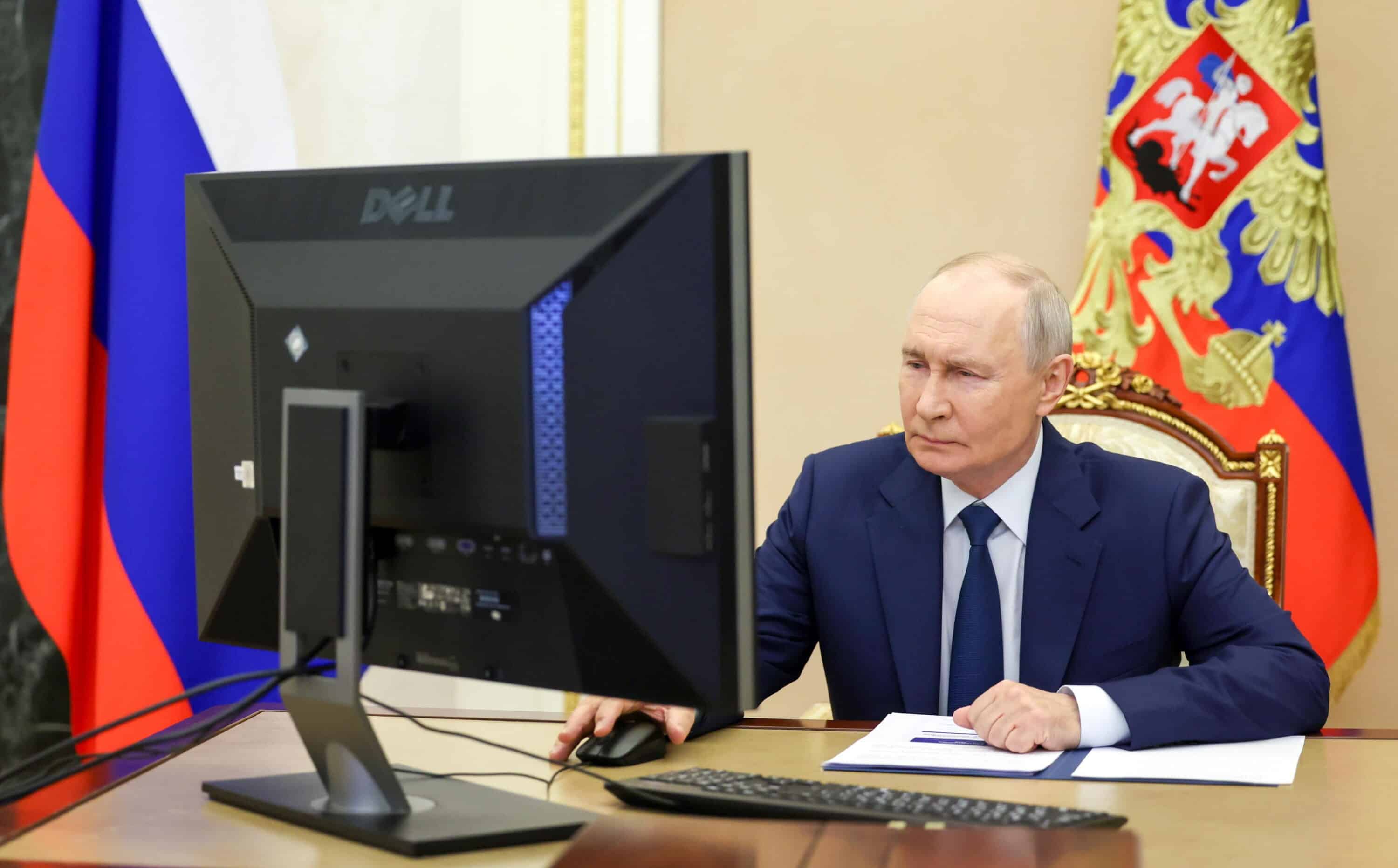 elezioni in russia il partito di putin vola al 5783 e si avvia verso il record storico di 355 seggi conquistati alla duma sui 450 in palio da Lanotiziagiornale.it elezioni in russia il partito di putin vola al 5783 e si avvia verso il record storico di 355 seggi conquistati alla duma sui 450 in palio