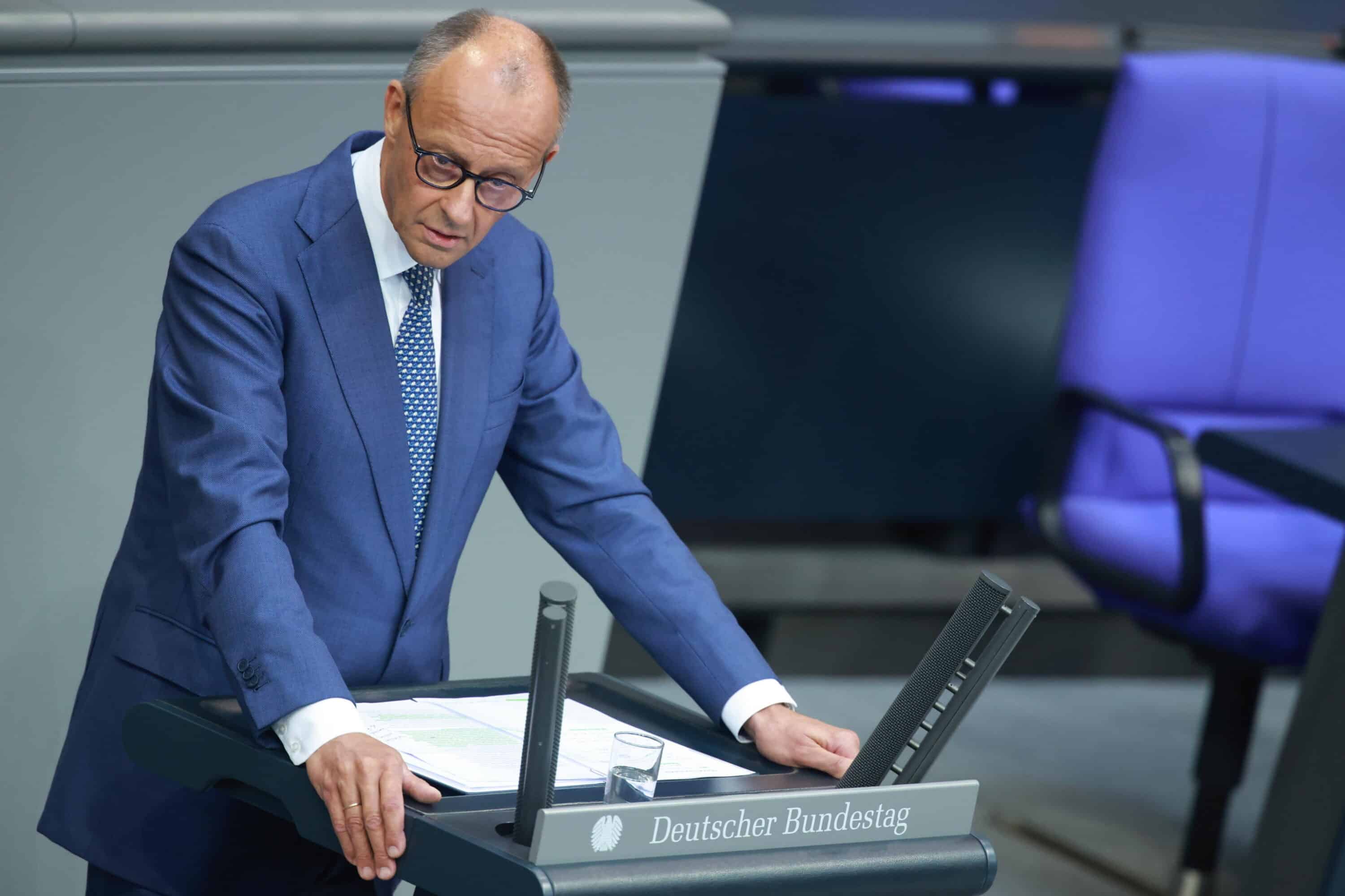 Alternative für Deutschland (AfD) travolge la CDU ma Merz resta incollato alla poltrona (Foto Ansa presa il 21 settembre 2026)