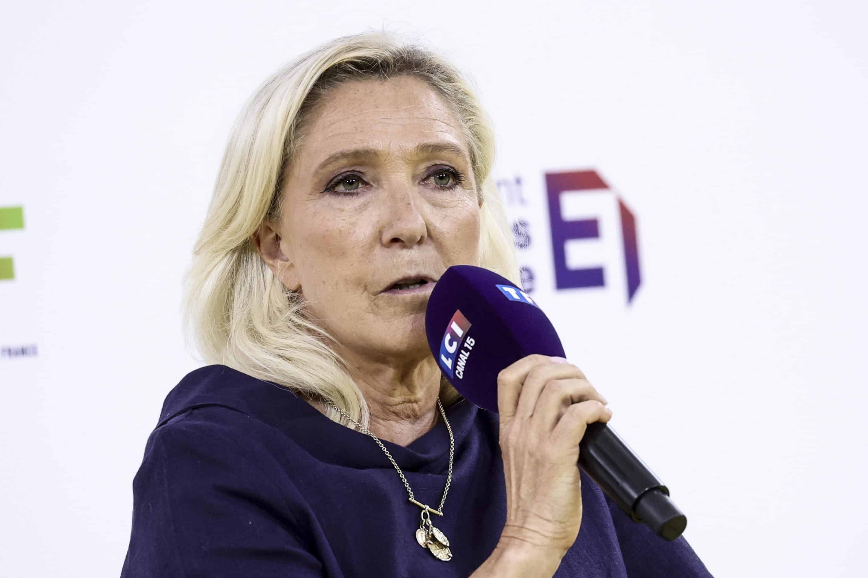 francia il rassemblement national riesce per la prima volta a formare un gruppo parlamentare alla camera alta e per i sondaggi la leader le pen si avvia a conquistare l8217eliseo da Lanotiziagiornale.it francia il rassemblement national riesce per la prima volta a formare un gruppo parlamentare alla camera alta e per i sondaggi la leader le pen si avvia a conquistare l8217eliseo