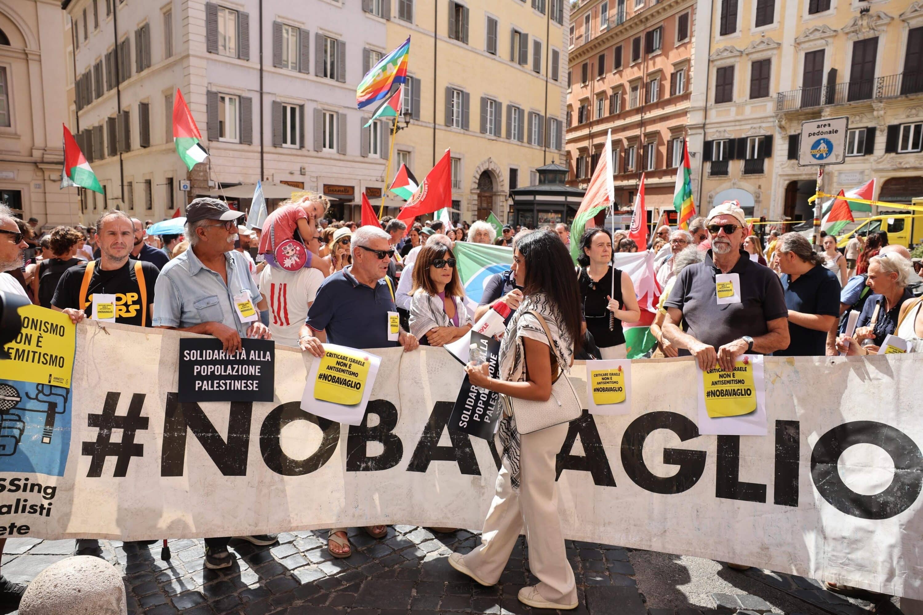 ddl antisemitismo slitta la discussione in commissione intanto opposizioni e societ224 civile scendono in piazza contro la legge bavaglio da Lanotiziagiornale.it ddl antisemitismo slitta la discussione in commissione intanto opposizioni e societ224 civile scendono in piazza contro la legge bavaglio