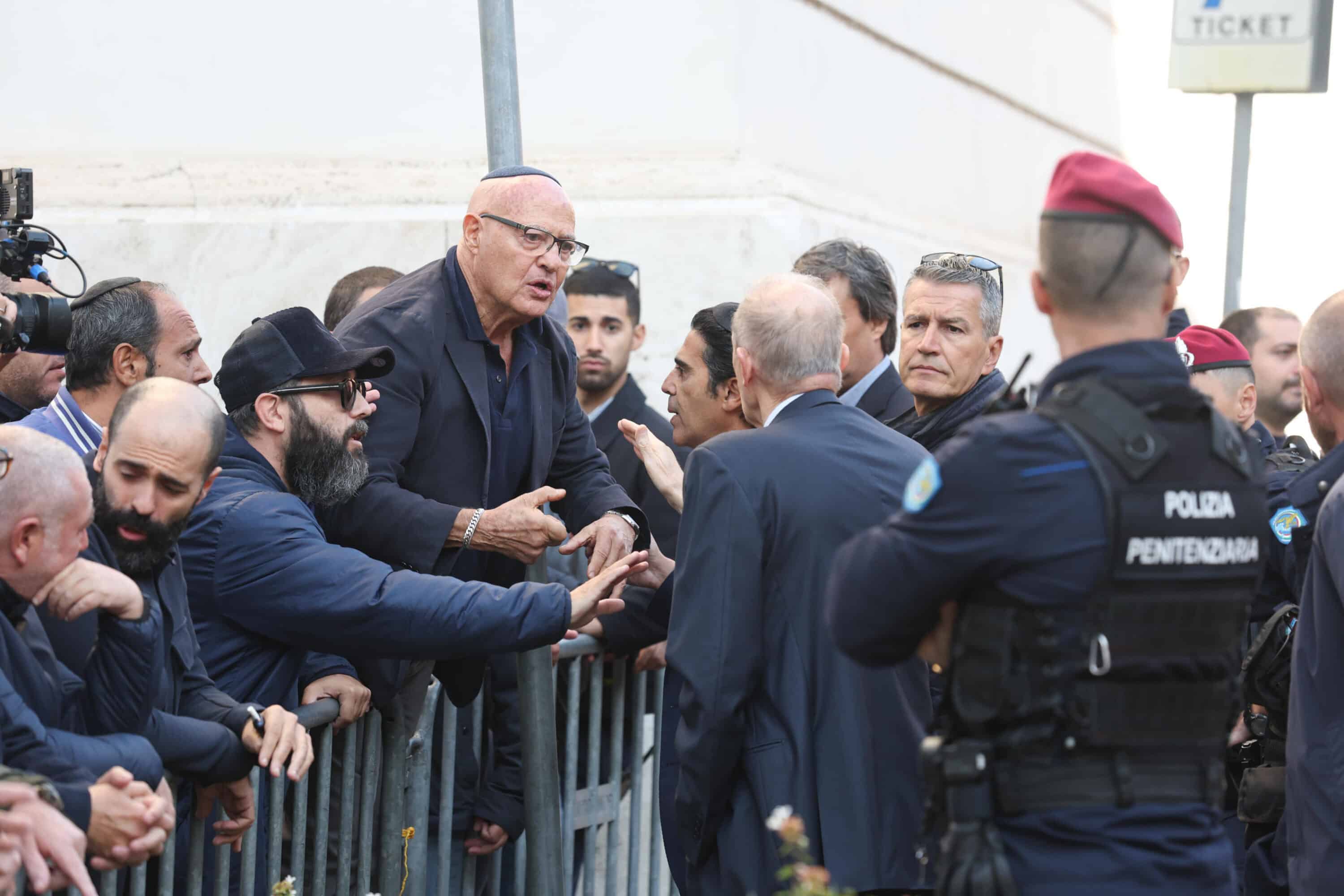 commemorazione del rastrellamento del ghetto la comunit224 ebraica romana vuole cacciare i partigiani fadlun non vogliamo l8217anpi e fdi applaude da Lanotiziagiornale.it commemorazione del rastrellamento del ghetto la comunit224 ebraica romana vuole cacciare i partigiani fadlun non vogliamo l8217anpi e fdi applaude
